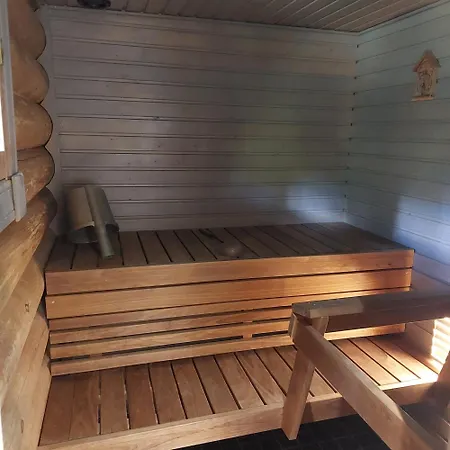 Levihaukka 10 木屋 *